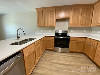 1959 Glen Manor Ct, Lincolnton, NC 28092