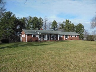 1509 Piney Mountain Rd, Walnut Cove, NC 27052