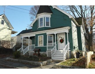 15 Barrington St, Lowell, MA 01852