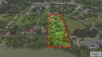 515 Acacia Lake Dr, Brownsville, TX 78521
