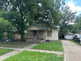 921 W Mckinley Ave, Blackwell, OK 74631