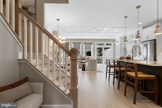 255 Foxhedge Rd, Chalfont, PA 18914