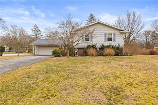 6 Snowberry Cir, Penfield, NY 14526