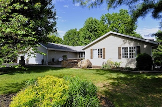 13761 de La Tour Ct, Rockton, IL 61072