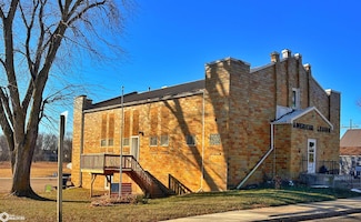 806 Park Ave, Manning, IA 51455