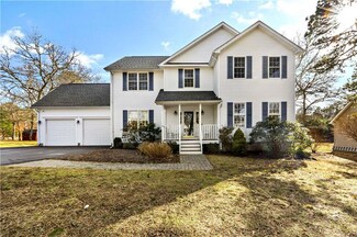 41 White Oak Ct, Wakefield, RI 02879