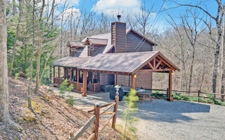 221 Acacia Ct, Ellijay, GA 30540