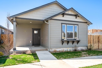 2590 NW Teak Place, Redmond, OR 97756