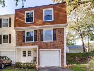 76 Hickory Ln Unit 2, Cary, IL 60013