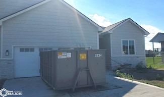 782 NE 71st St, Pleasant Hill, IA 50327