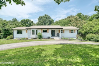 2727 Old Salem Dr, Cookeville, TN 38506