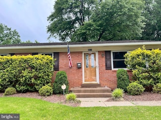4511 Eastlawn Ave, Woodbridge, VA 22193