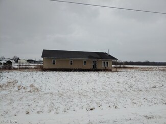 48 S Chenango Rd, Wakeman, OH 44889