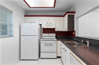 4705 NW 35th St Unit 609, Lauderdale Lakes, FL 33319