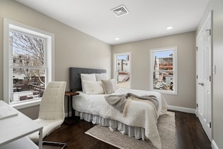 229 Maverick St Unit 2, Boston, MA 02128