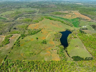 717 Green Valley Ln, Viola, AR 72583