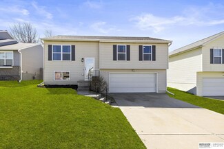 19625 U St, Omaha, NE 68135
