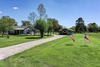 18 Stanfield Ln, Bedias, TX 77831