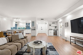 321 S San Vicente Blvd Unit 507, Los Angeles, CA 90048