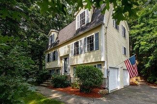 15 N Intervale St, Nashua, NH 03064