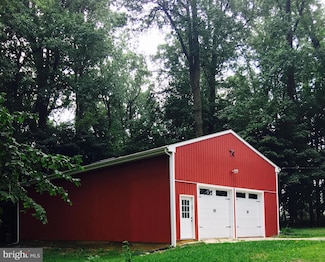 269 Pennocks Bridge Rd, West Grove, PA 19390