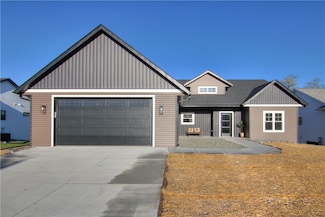 5010 Woodlands Dr, Eau Claire, WI 54703