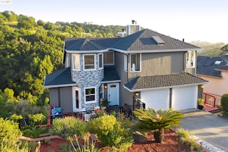 10353 Royal Oak Rd, Oakland, CA 94605