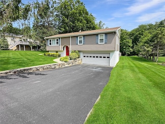 42 Albin Rd, Carmel, NY 10512