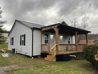 113 W 2nd St, Hepzibah, WV 26369