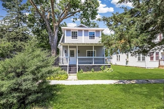 3918 10th St, Des Moines, IA 50313