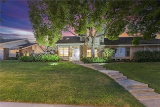 102 W Yale Loop Unit 11, Irvine, CA 92604
