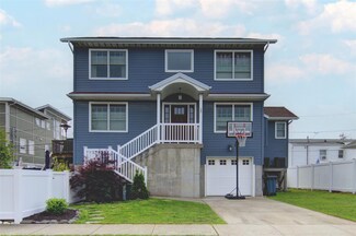 23 Farrell St, Long Beach, NY 11561