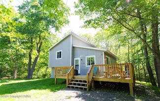 9633 Stony Hollow Dr, Tobyhanna, PA 18466