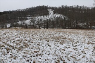 9070 Derry Rd SW, Bowerston, OH 44695