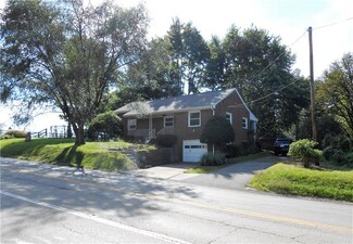 15 Pike St, Washington, PA 15301