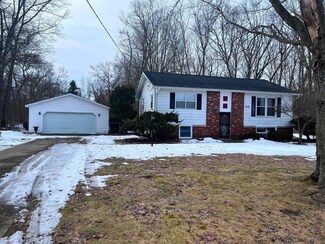 55 Vernon Ave, Muskegon, MI 49445