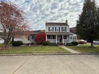 634 S 2nd Ave, Paden City, WV 26159