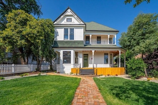 1764 Chestnut St, Redding, CA 96001