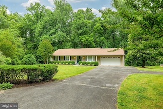 9622 Cinnamon Creek Dr, Vienna, VA 22182