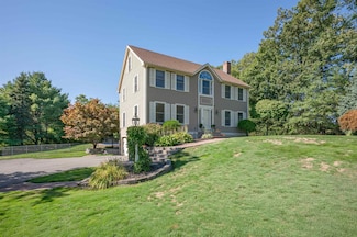 1 Ridgewood Rd, Plaistow, NH 03865