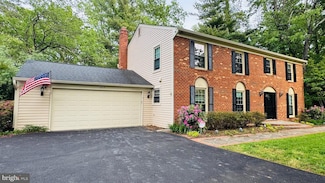 2015 Soapstone Dr, Reston, VA 20191