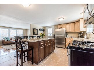 25 Pine Rd, North Hampton, NH 03862