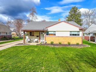 528 Bayfair Dr, Bay Village, OH 44140