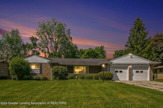 4814 River Ridge Dr, Lansing, MI 48917