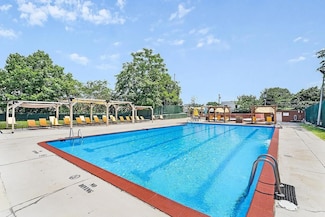 10 Huron Ave Unit 9N, Jersey City, NJ 07306