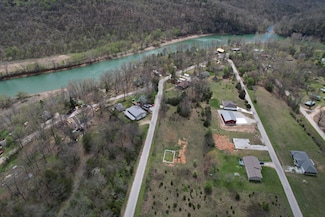 29101 Cumberland Rd, White River Township, MO 65747
