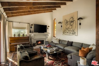2820 Westshire Dr, Los Angeles, CA 90068