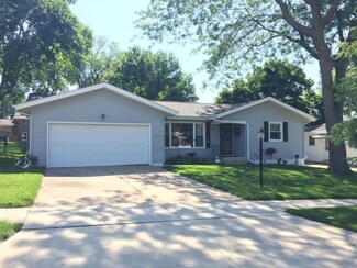 2433 Haven Ct SW, Cedar Rapids, IA 52404