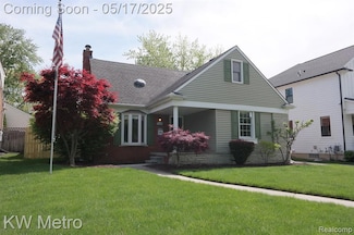 2120 Vinsetta Blvd, Royal Oak, MI 48073