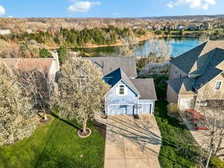 5545 Theden St, Shawnee, KS 66218